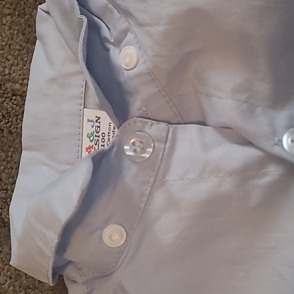 NWOT Dress Shirt with Snap On Bow Tie - Picture 4 of 8